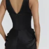 Angeline Schwarzes Satin-Maxikleid in Sanduhrform – Limited Edition Angeline Schwarzes Satin-Maxikleid in Sanduhrform – Limited Edition