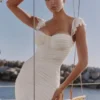 Antonella – Weißes Maxikleid aus gerafftem Mesh Antonella – Weißes Maxikleid aus gerafftem Mesh
