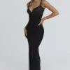 Ari Schwarzes, handbesticktes Maxikleid – Limited Edition Ari Schwarzes, handbesticktes Maxikleid – Limited Edition