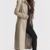 Ariel Beige Trenchcoat aus veganem Leder Ariel Beige Trenchcoat aus veganem Leder