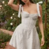 Ariella Chiffon-Minikleid mit Punktmuster Ariella Chiffon-Minikleid mit Punktmuster