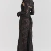 Artemis – Schwarzes Maxikleid aus Spitze Artemis – Schwarzes Maxikleid aus Spitze