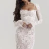 Artemis Vintage-Maxikleid aus cremefarbener Spitze Artemis Vintage-Maxikleid aus cremefarbener Spitze