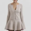 Aster Biscuit Langarm-Strickjacke aus Wolle und Kaschmir Aster Biscuit Langarm-Strickjacke aus Wolle und Kaschmir
