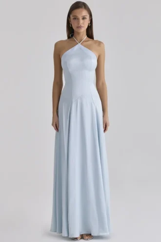 Avelina Blaues Satin-Maxikleid mit Neckholder und Godets