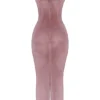Azalea Midi-Kleid aus zartrosa Samt Azalea Midi-Kleid aus zartrosa Samt