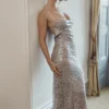 Azzurra Eisblaues Godet-Abendkleid aus Spitze Azzurra Eisblaues Godet-Abendkleid aus Spitze