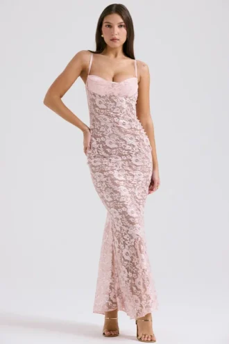 Azzurra – Rosafarbenes Godet-Abendkleid aus Spitze
