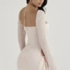 Baby Pink Quartz Chiffon Cutout Halter Mini-Kleid Baby Pink Quartz Chiffon Cutout Halter Mini-Kleid