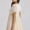 Bambi Ivory Satin + Broderie Anglaise Spitze Regency Babydoll Minikleid Bambi Ivory Satin + Broderie Anglaise Spitze Regency Babydoll Minikleid