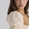 Bambi Ivory Satin + Broderie Anglaise Spitze Regency Babydoll Minikleid Bambi Ivory Satin + Broderie Anglaise Spitze Regency Babydoll Minikleid