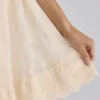 Bambi Ivory Satin + Broderie Anglaise Spitze Regency Babydoll Minikleid Bambi Ivory Satin + Broderie Anglaise Spitze Regency Babydoll Minikleid