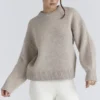 Bear Oatmeal Wollpullover mit grobem Strickmuster Bear Oatmeal Wollpullover mit grobem Strickmuster