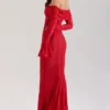 Belle – Rotes, schulterfreies Floral-Spitze-Maxikleid Belle – Rotes, schulterfreies Floral-Spitze-Maxikleid