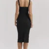 Bellissima Schwarzes Midi-Kleid mit Herzausschnitt Bellissima Schwarzes Midi-Kleid mit Herzausschnitt