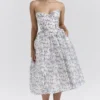 Bennett Englisches Porzellan-Print-Trägerloses Sommerkleid Bennett Englisches Porzellan-Print-Trägerloses Sommerkleid
