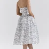 Bennett Englisches Porzellan-Print-Trägerloses Sommerkleid Bennett Englisches Porzellan-Print-Trägerloses Sommerkleid
