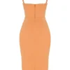 Bianca Midi-Kleid aus plissiertem Satin in Mandarinenfarbe mit Korsett Bianca Midi-Kleid aus plissiertem Satin in Mandarinenfarbe mit Korsett