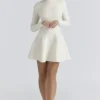 Bonnie Cremefarbenes Skater-Minikleid aus Merinowolle Bonnie Cremefarbenes Skater-Minikleid aus Merinowolle