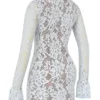 Brianna Bluebell Minikleid aus Spitze mit Schlüssellochausschnitt Brianna Bluebell Minikleid aus Spitze mit Schlüssellochausschnitt