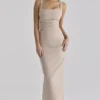 Calandra Taupe Stretch-Crêpe-Maxikleid mit Rüschen Calandra Taupe Stretch-Crêpe-Maxikleid mit Rüschen