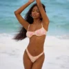Capri Bikini-Unterteil mit Blumenmuster und hohem Beinausschnitt Capri Bikini-Unterteil mit Blumenmuster und hohem Beinausschnitt