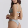 Capri Blau Paisley Bikini-Unterteil mit hohem Beinausschnitt Capri Blau Paisley Bikini-Unterteil mit hohem Beinausschnitt