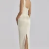 Caprice Lemon Ein-Schulter-Maxikleid aus Satin Caprice Lemon Ein-Schulter-Maxikleid aus Satin