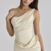 Caprice Lemon Ein-Schulter-Maxikleid aus Satin Caprice Lemon Ein-Schulter-Maxikleid aus Satin