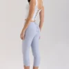 Carella Blaue, figurbetonte Capri-Hose aus Stretch-Twill Carella Blaue, figurbetonte Capri-Hose aus Stretch-Twill