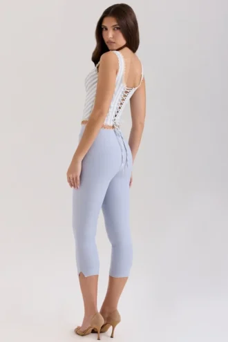 Carella Blaue, figurbetonte Capri-Hose aus Stretch-Twill
