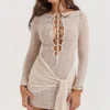 Carmelita – Kleid aus natürlichem Strick mit Schnürung Carmelita – Kleid aus natürlichem Strick mit Schnürung