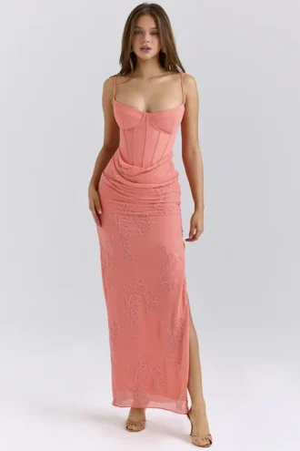 Carmella Coral – Maxikleid mit Handstickerei