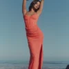 Carmella Coral – Maxikleid mit Handstickerei Carmella Coral – Maxikleid mit Handstickerei