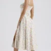 Carmen Hellblaues Baumwoll-Bustier-Sommerkleid mit Wiesenprint Carmen Hellblaues Baumwoll-Bustier-Sommerkleid mit Wiesenprint