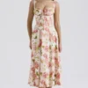 Carmen – Rosa Baumwoll-Bustier-Sommerkleid mit Pfingstrosenprint Carmen – Rosa Baumwoll-Bustier-Sommerkleid mit Pfingstrosenprint