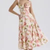 Carmen – Rosa Baumwoll-Bustier-Sommerkleid mit Pfingstrosenprint Carmen – Rosa Baumwoll-Bustier-Sommerkleid mit Pfingstrosenprint