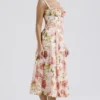 Carmen – Rosa Baumwoll-Bustier-Sommerkleid mit Pfingstrosenprint Carmen – Rosa Baumwoll-Bustier-Sommerkleid mit Pfingstrosenprint