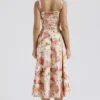 Carmen – Rosa Baumwoll-Bustier-Sommerkleid mit Pfingstrosenprint Carmen – Rosa Baumwoll-Bustier-Sommerkleid mit Pfingstrosenprint