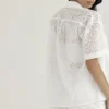 Carrie Weisses Broderie-Anglaise-Hemd Carrie Weisses Broderie-Anglaise-Hemd