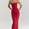 Cassidy Holly Red Mesh-Maxirock mit ausgestellten Säumen Cassidy Holly Red Mesh-Maxirock mit ausgestellten Säumen