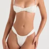 Cassis Ivory Bikinioberteil mit Rüschen Cassis Ivory Bikinioberteil mit Rüschen
