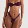 Cassis Prune Bikinioberteil mit Rüschen Cassis Prune Bikinioberteil mit Rüschen