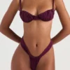 Cassis Prune Bikinioberteil mit Rüschen Cassis Prune Bikinioberteil mit Rüschen