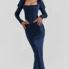 Charlene – Maxirock aus marineblauem Satin im Schrägschnitt Charlene – Maxirock aus marineblauem Satin im Schrägschnitt