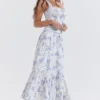 Chicca Oberteil mit blauem Blumenprint Chicca Oberteil mit blauem Blumenprint