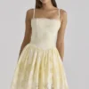 Chloe Lemon Mini-Kleid aus maßgefertigter Broderie-Anglaise-Spitze Chloe Lemon Mini-Kleid aus maßgefertigter Broderie-Anglaise-Spitze