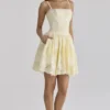 Chloe Lemon Mini-Kleid aus maßgefertigter Broderie-Anglaise-Spitze Chloe Lemon Mini-Kleid aus maßgefertigter Broderie-Anglaise-Spitze