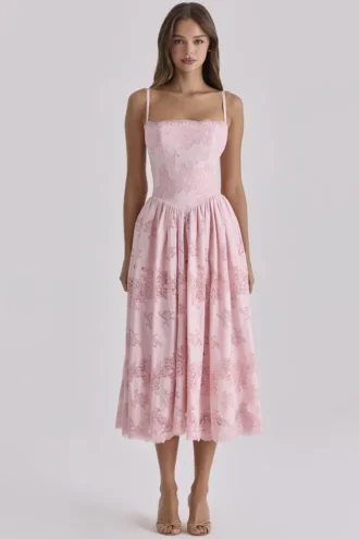 Chloe – Midi-Sommerkleid aus rosa Baumwolle mit Broderie-Anglaise-Spitze