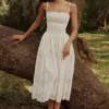 Chloe Weißes Midi-Sommerkleid aus maßgefertigter Spitze und Baumwolle Chloe Weißes Midi-Sommerkleid aus maßgefertigter Spitze und Baumwolle